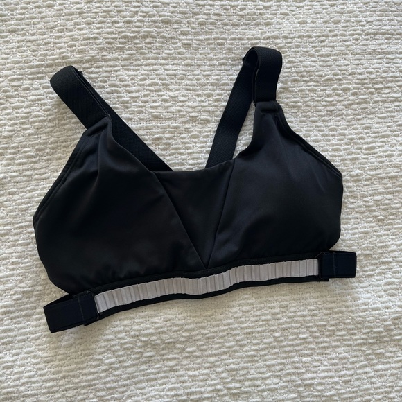 Nike Sports Bra - Picture 4 of 4